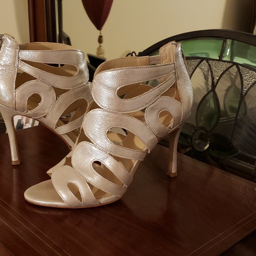 Nine West shimmer leather shoes